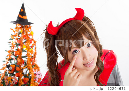 ハロウィンで女悪魔のコスプレをした可愛い女の子 12204631