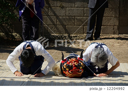 獅子舞の明けましておめでとうございます年賀状素材 12204992