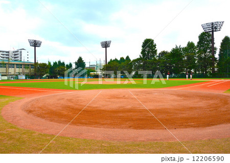 人工芝の野球場 豊島区総合体育場 野球場 東京都豊島区東池袋 4 41 30 の写真素材