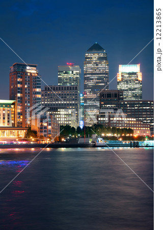 London Canary Wharf at night London Canary Wharf at night 12213865