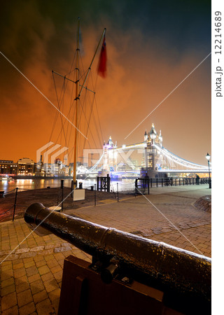 Cannon and Tower Bridge 12214689