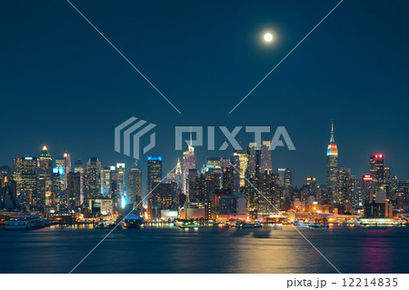 Moon Rise Manhattan 12214835