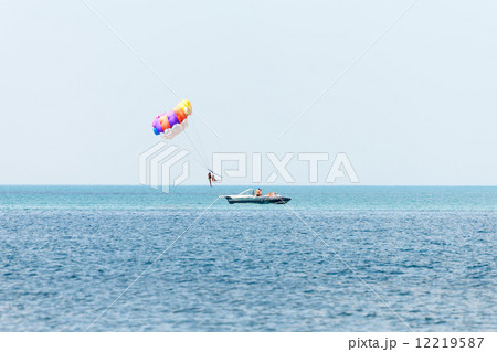 Parasailing Parasailing 12219587