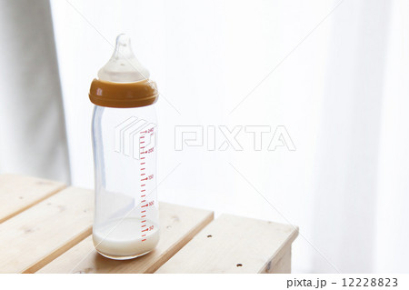 哺乳瓶 12228823