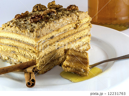 honey cake 12231763