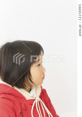サンタを待つ 12238965