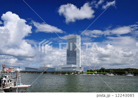 朱鷺メッセと信濃川 12243085