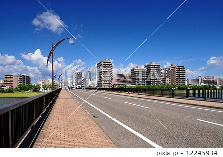 八千代橋の車道と歩道 八千代橋の車道と歩道 12245934