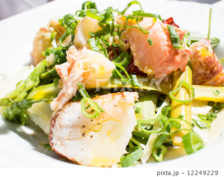 オマールエビのサラダ 12249229