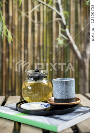 Green tea  12250752