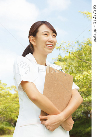 看護師 12257595