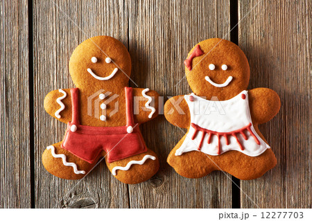 Christmas homemade gingerbread couple cookies Christmas homemade gingerbread couple cookies 12277703