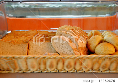 fresh bread 12280676