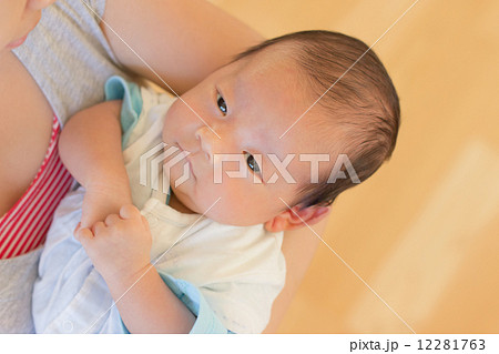 生後1ヶ月 赤ちゃんの写真素材