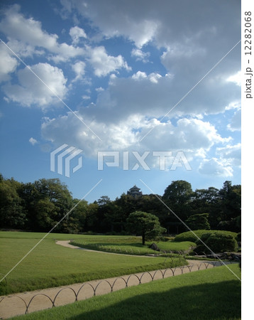 秋晴れの岡山後楽園 秋晴れの岡山後楽園 12282068