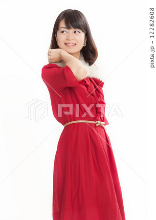 秋冬ものの衣装を着たお洒落なアラサーの女性 秋冬ものの衣装を着たお洒落なアラサーの女性 12282608