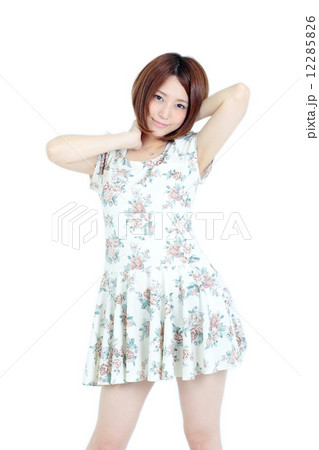 若い女性 ワンピース 若い女性 ワンピース 12285826