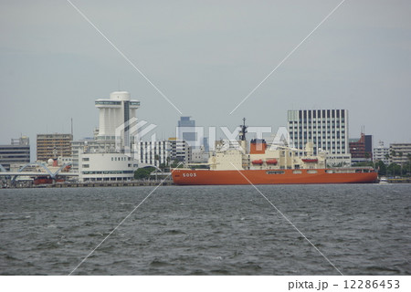 南極観測船しらせ、と名古屋港ポートビル 12286453