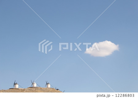 スペインの風車 12286803