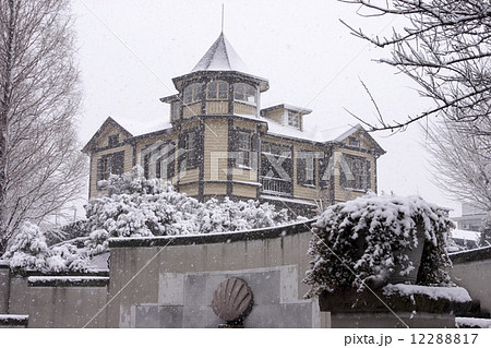 山手洋館の雪景色 12288817