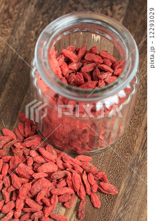 Glass bowl with goji berries 12293029