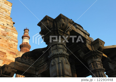 qutub minar with details 12293448