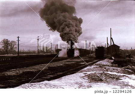 駒ケ岳と蒸気機関車ｃ６２ 函館本線大沼　昭和45年 12294126