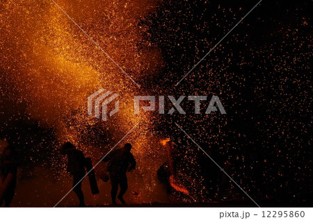 豊橋の手筒花火 12295860