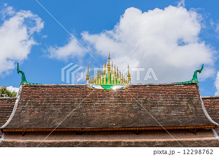 Art Roof of Wat Xieng Thong in Luang Prabang, Luang Prabang, Lao Art Roof of Wat Xieng Thong in Luang Prabang, Luang Prabang, Lao 12298762