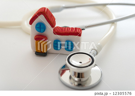 聴診器と家 12305576
