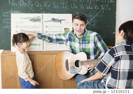 音楽を使った英会話の授業 音楽を使った英会話の授業 12310151