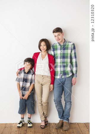 国際結婚家族 国際結婚家族 12310320