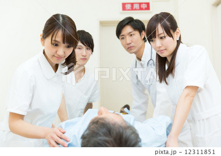 医療スタッフ 医療スタッフ 12311851