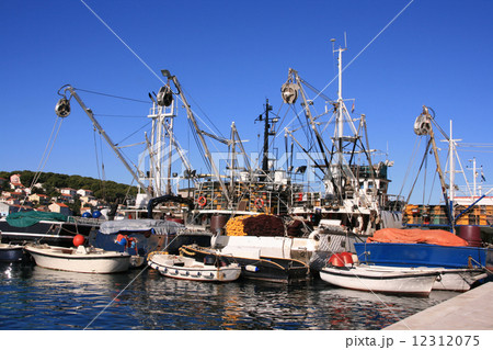 Fishing boats in the harbor of Male Losinj 12312075