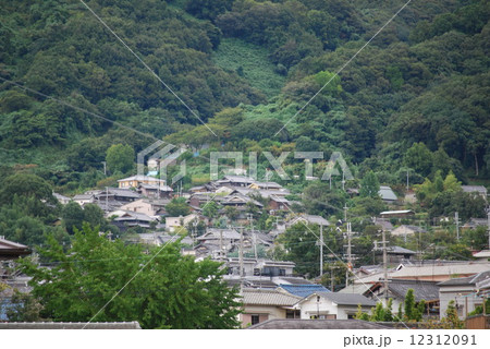山腹に広がる住宅街 山腹に広がる住宅街 12312091