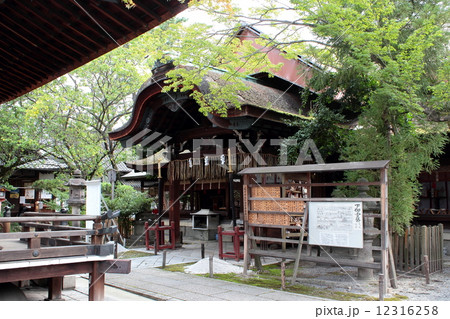 京都　下御霊神社　本殿 12316258