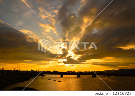 紀ノ川夕景 12316729
