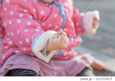 1才 女の子 1才 女の子 12323925