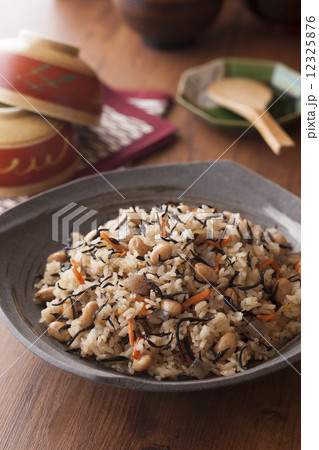 大豆とひじきの炊き込みご飯 12325876