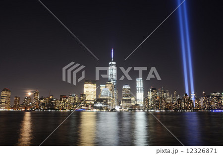 同時多発テロ犠牲者追悼ライトアップ 12326871