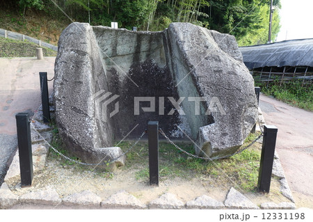 奈良　明日香　鬼の雪隠 12331198