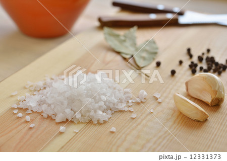 Sea salt and spices 12331373