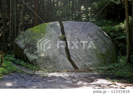 天乃石立神社一刀岩 天乃石立神社一刀岩 12335816