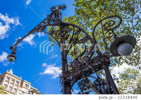スペイン　バルセロナの街灯 12338940