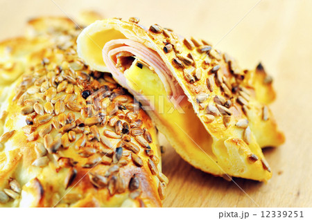 calzone 12339251