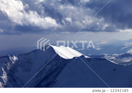 Evening sunlight mountains 12342185