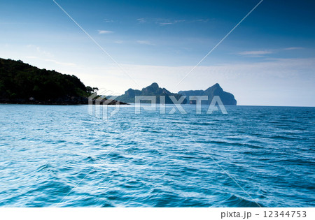 island and sea 12344753