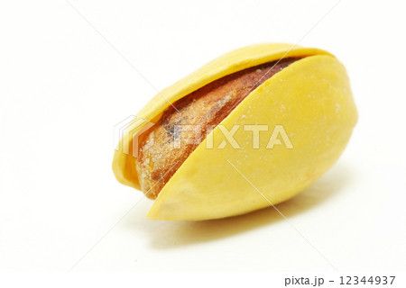 pistachios pistachios 12344937