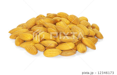 almonds 12346173