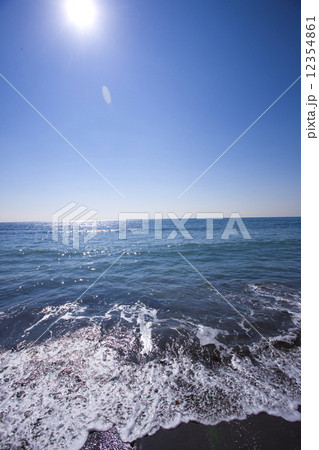稲村ガ崎の海 12354861